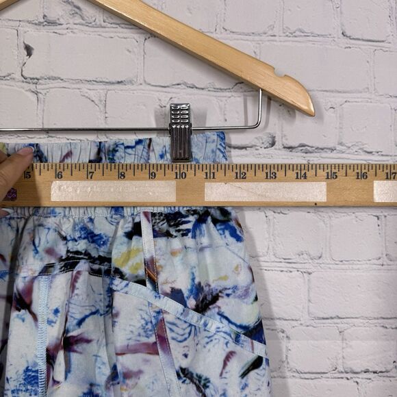 Lululemon Hotty Hot Shorts II Size 4 Athletic Run Abstract Artsy 4' Inseam Y2K - Picture 10 of 15